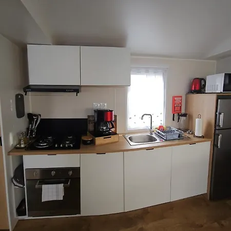 Les Bords Du Rhone キャンプ場